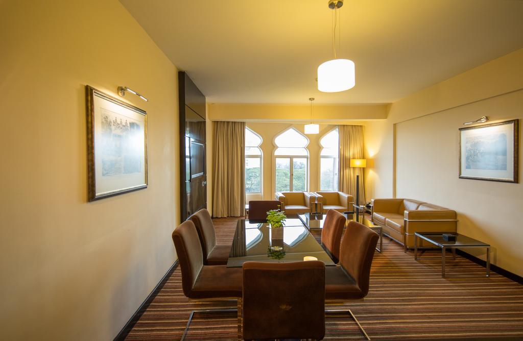 Отель Ramada 5*